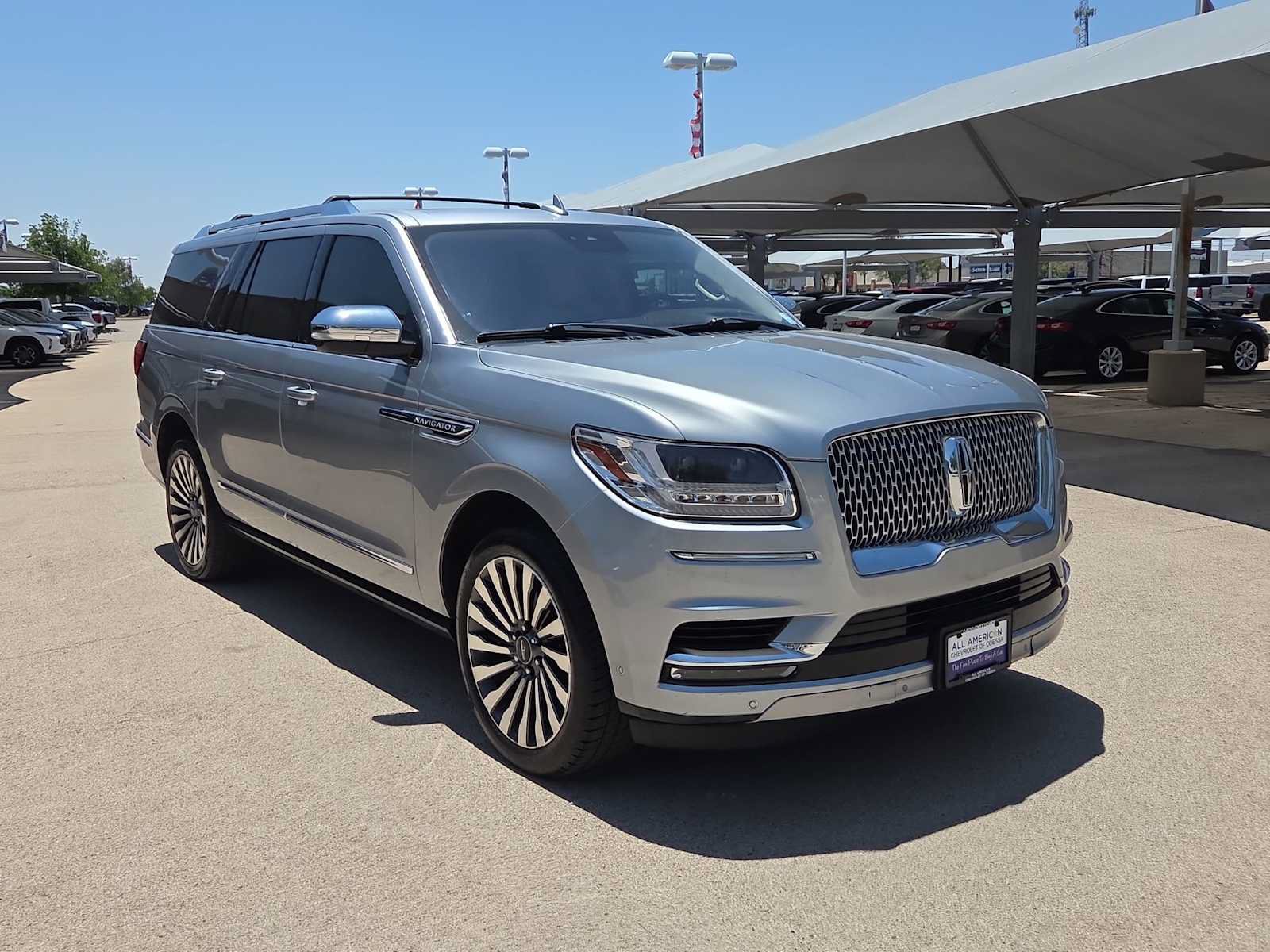 Used 2020 Lincoln Navigator L Black Label w/ Cargo Convenience Package AWD/4WD image 2