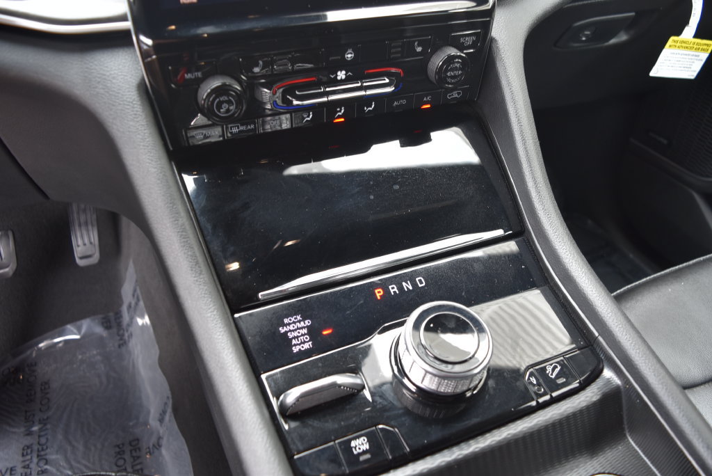 Used 2024 Jeep Grand Cherokee Limited 4xe AWD/4WD image 17