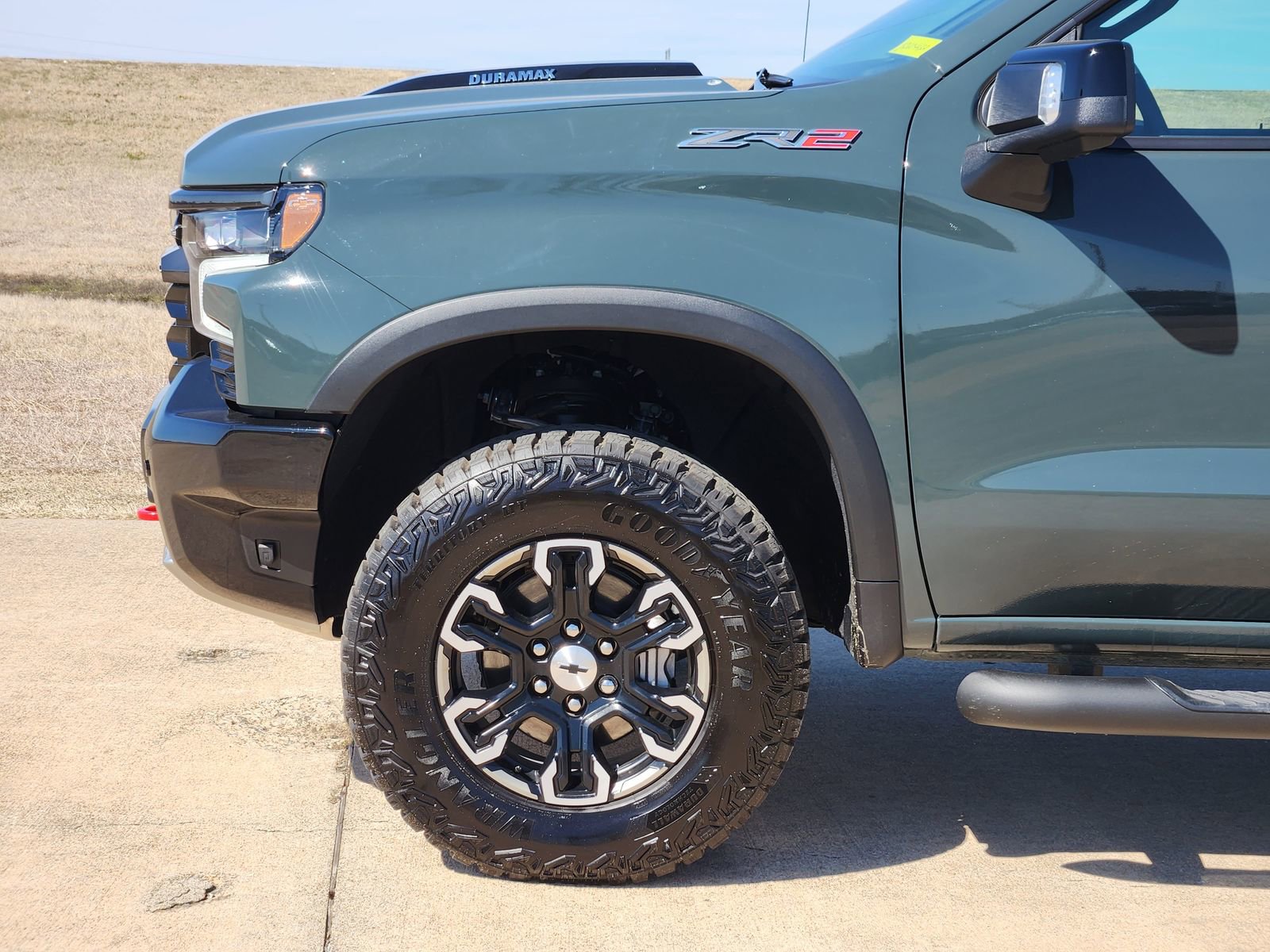 Used 2025 Chevrolet Silverado 1500 ZR2 w/ Technology Package image 13