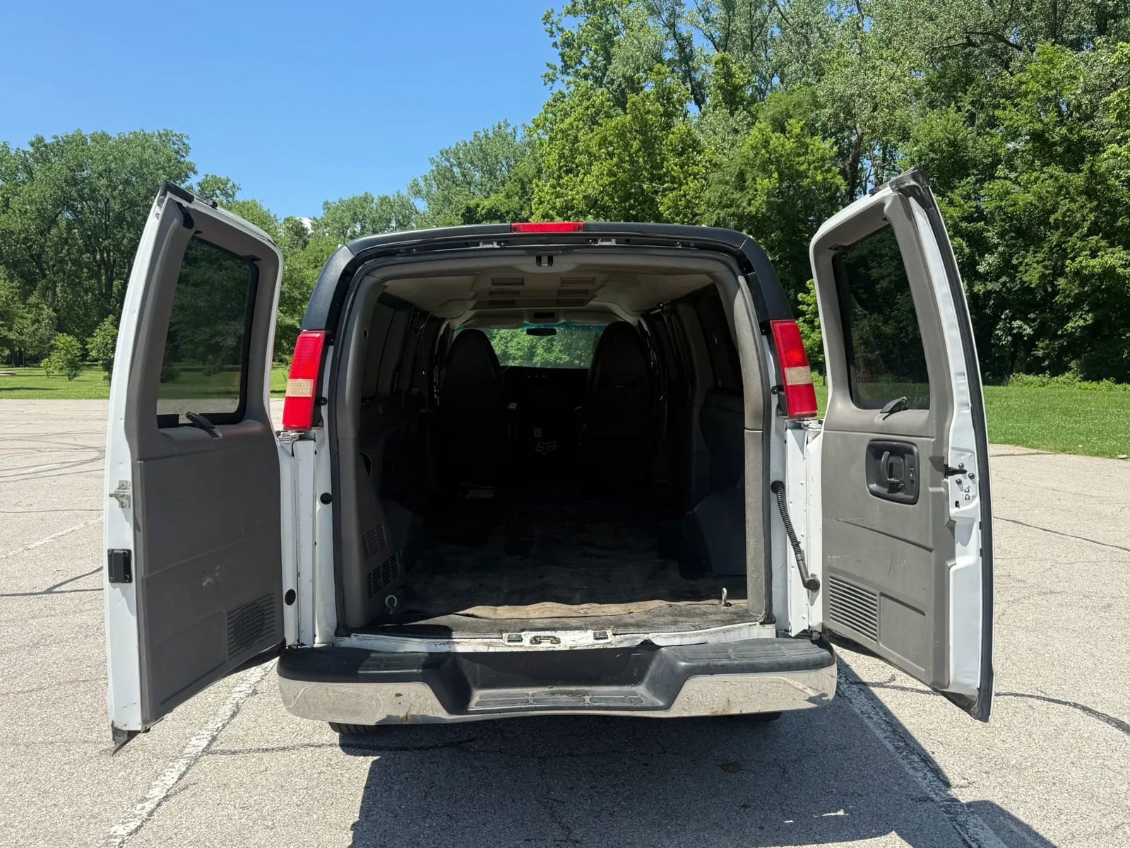 Used 2014 Chevrolet Express 3500 LT w/ LT Preferred Equipment Group RWD image 6