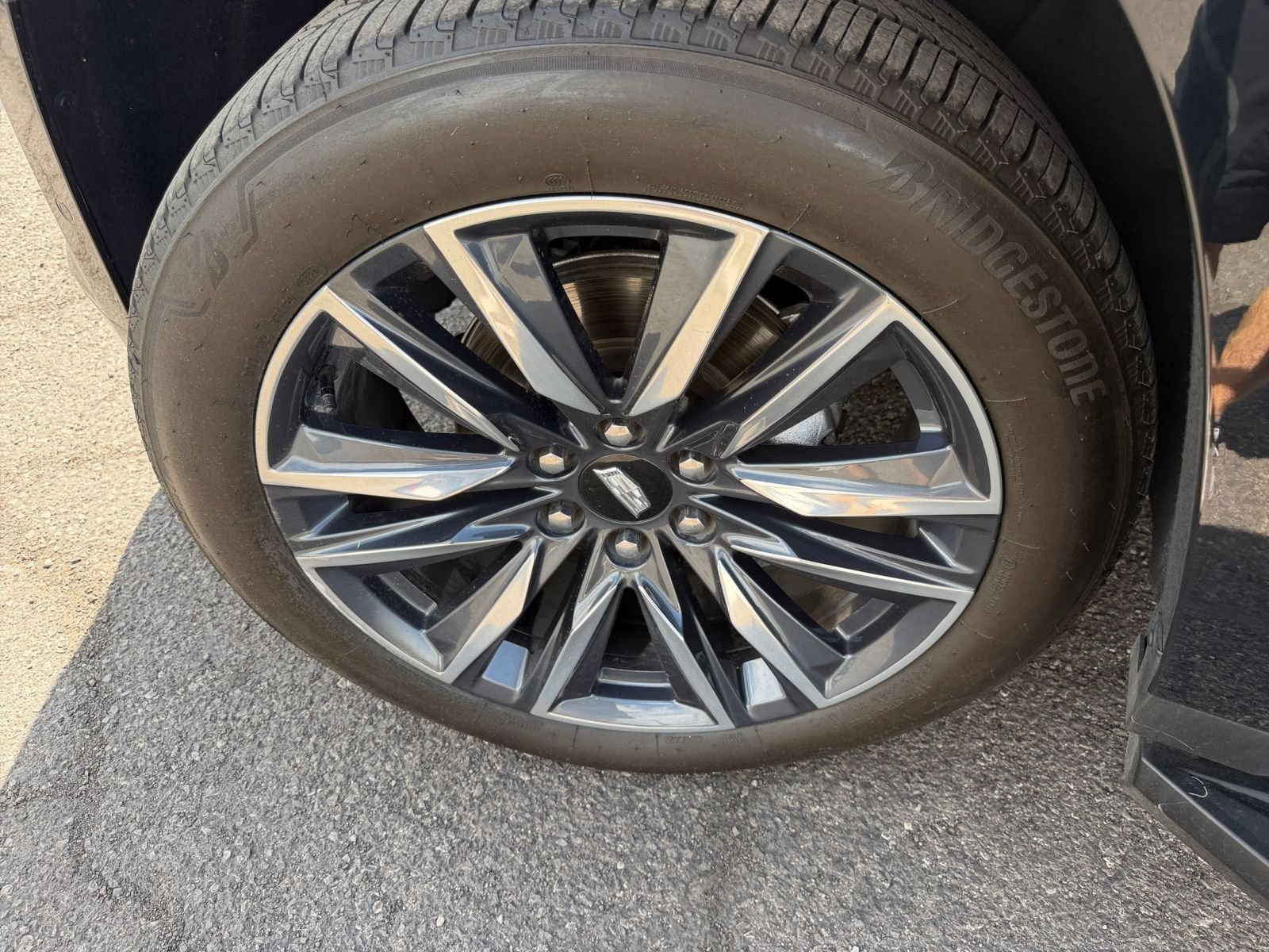 Used 2023 Cadillac Escalade ESV Sport AWD/4WD image 34