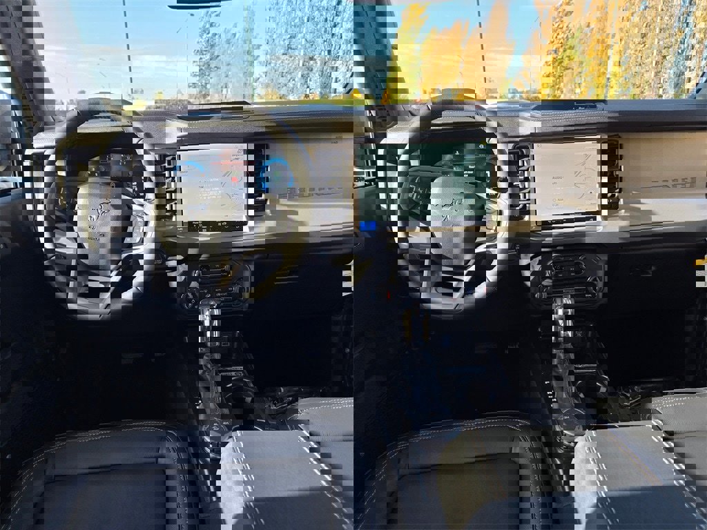 New 2025 Ford Bronco Outer Banks w/ Black Appearance Package image 10