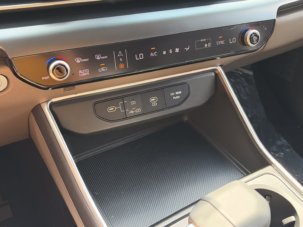 New 2027 Kia Carnival FWD image 21