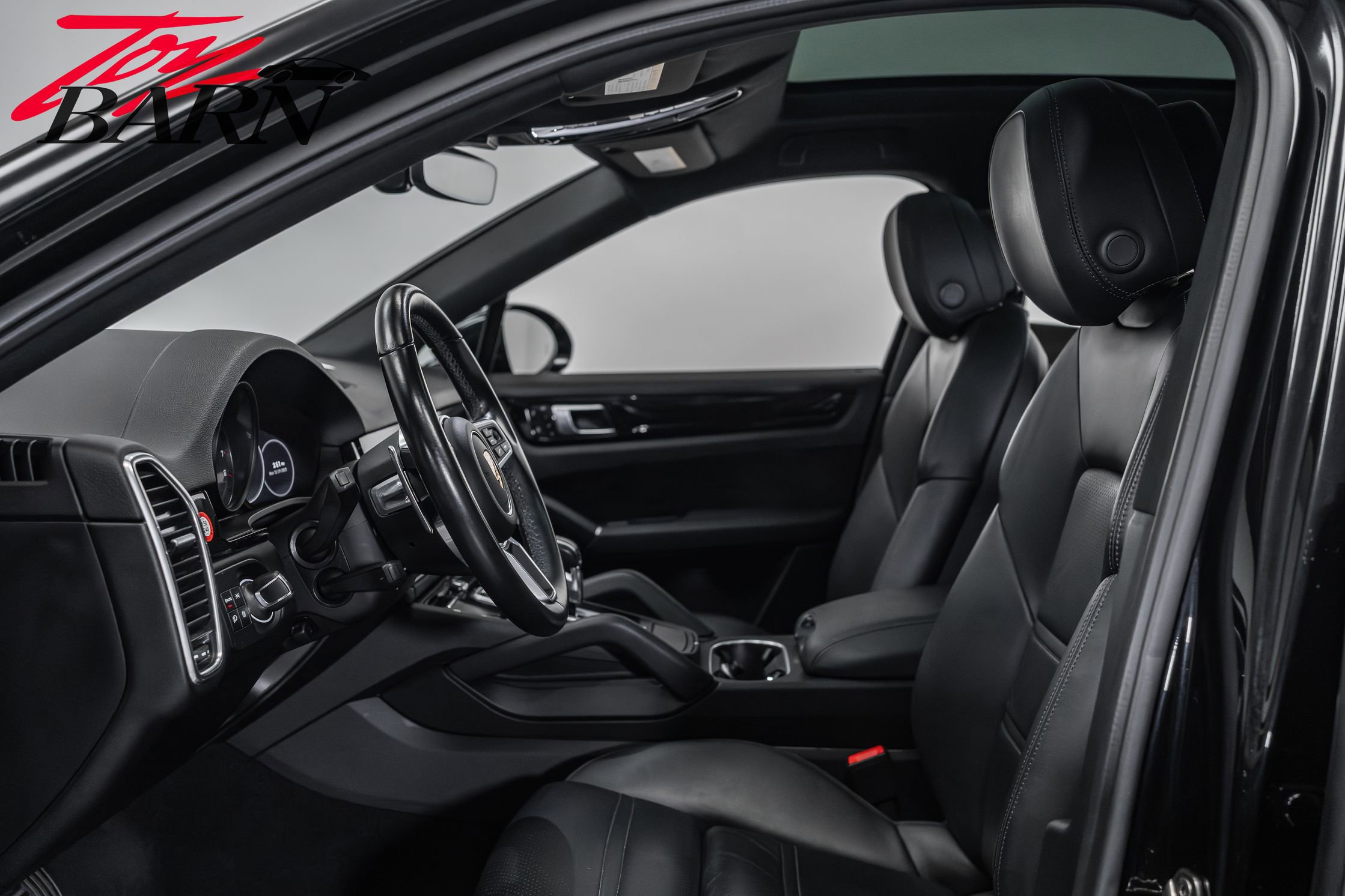 Used 2022 Porsche Cayenne S image 23