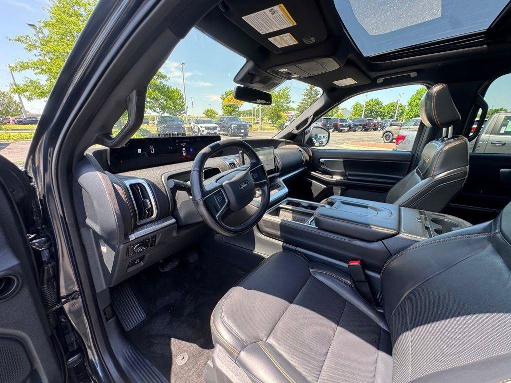 Used 2025 Ford Expedition Tremor AWD/4WD image 10
