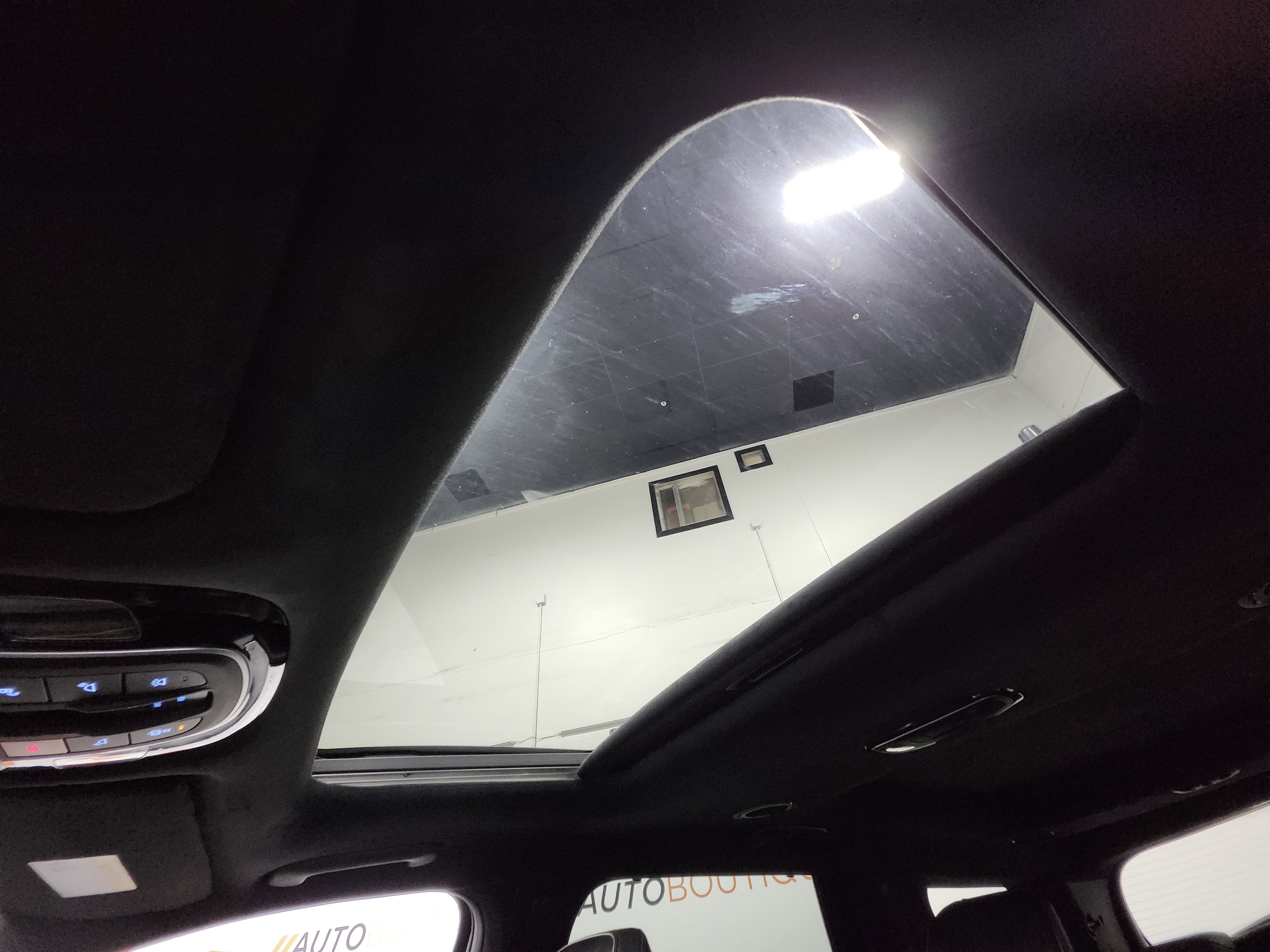 Used 2025 Hyundai Palisade Calligraphy image 2