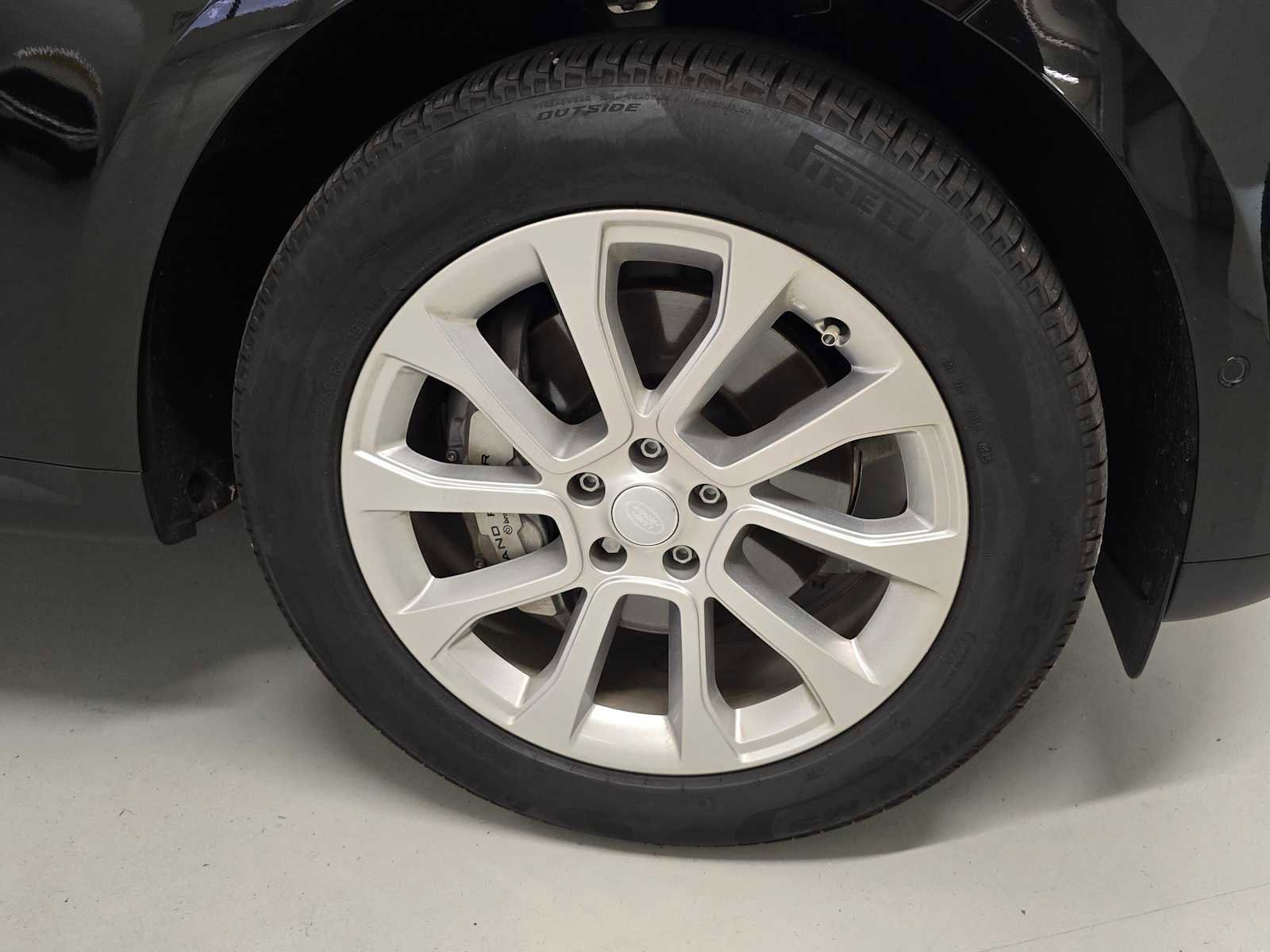 Used 2025 Land Rover Range Rover Sport SE AWD/4WD image 10