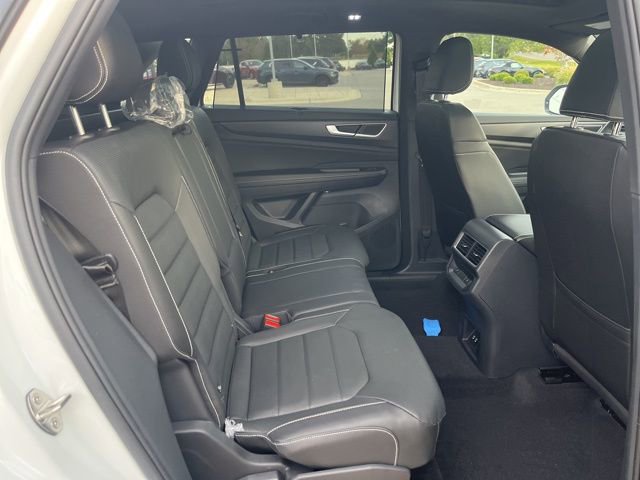 New 2026 Volkswagen Atlas Cross Sport SEL R-Line image 30