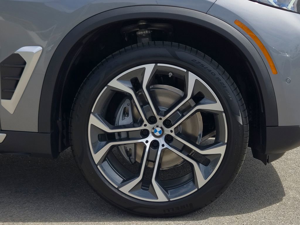 New 2026 BMW X5 sDrive40i w/ Parking Assistance Package RWD image 6