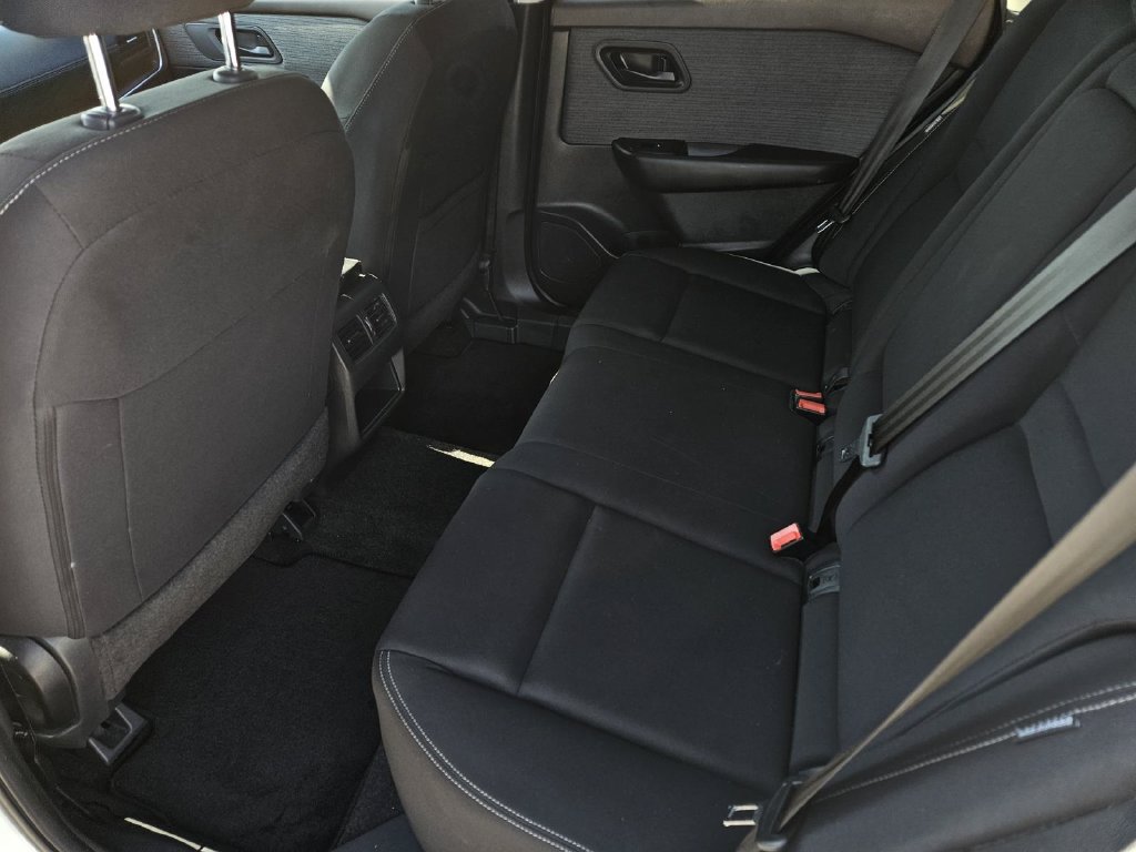 Used 2023 Nissan Rogue S FWD image 10