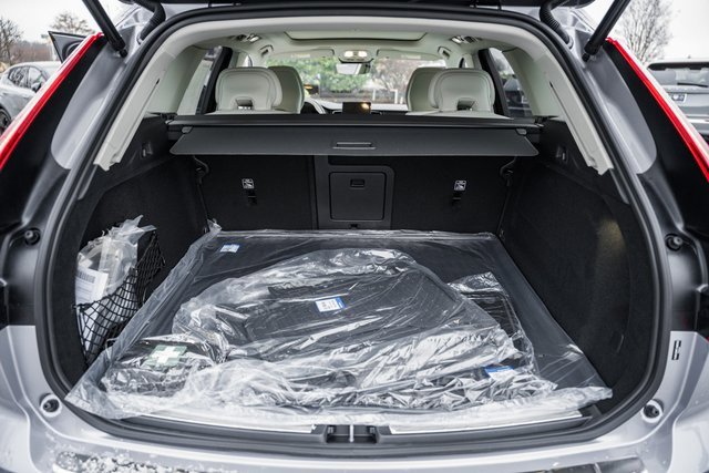 New 2026 Volvo XC60 B5 Ultra w/ Protection Package Premier image 9