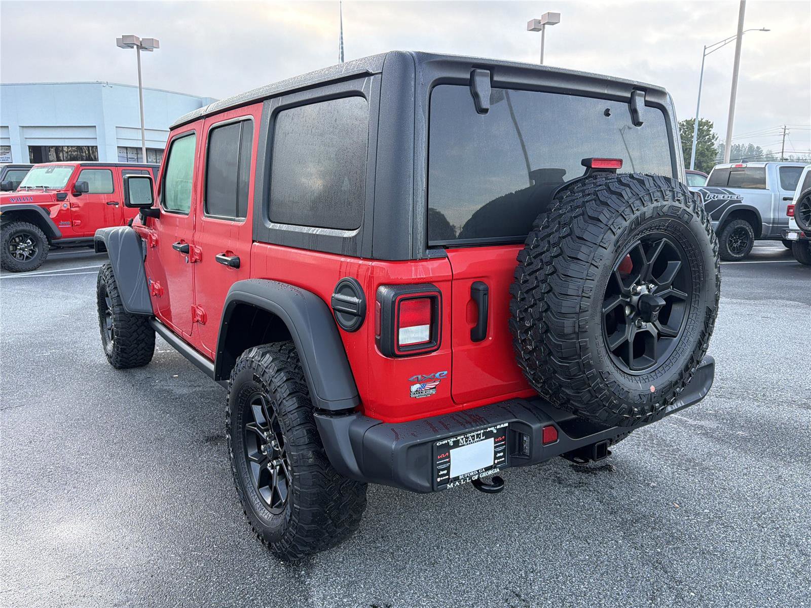 Used 2025 Jeep Wrangler Willys image 7