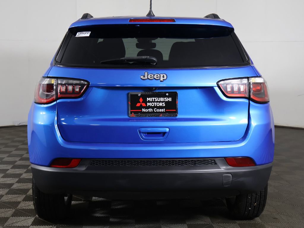 Used 2024 Jeep Compass Latitude AWD/4WD image 9