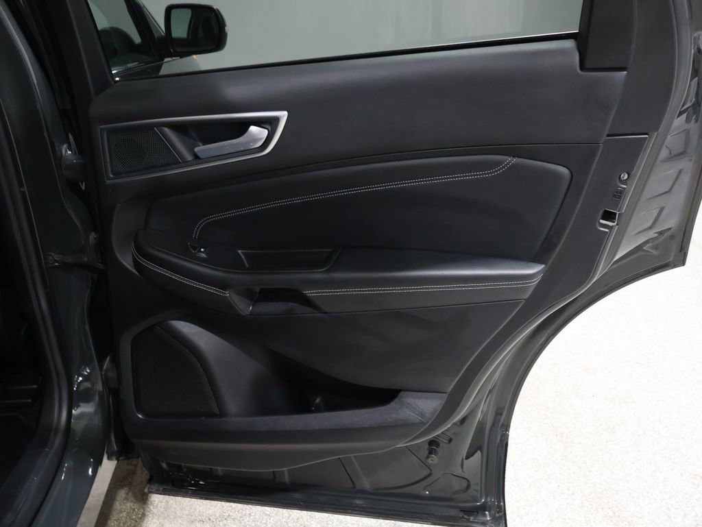 Used 2024 Ford Edge Titanium w/ Equipment Group 301A image 21