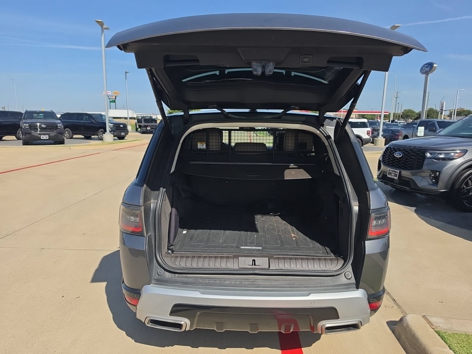 Used 2018 Land Rover Range Rover Sport HSE AWD/4WD image 7