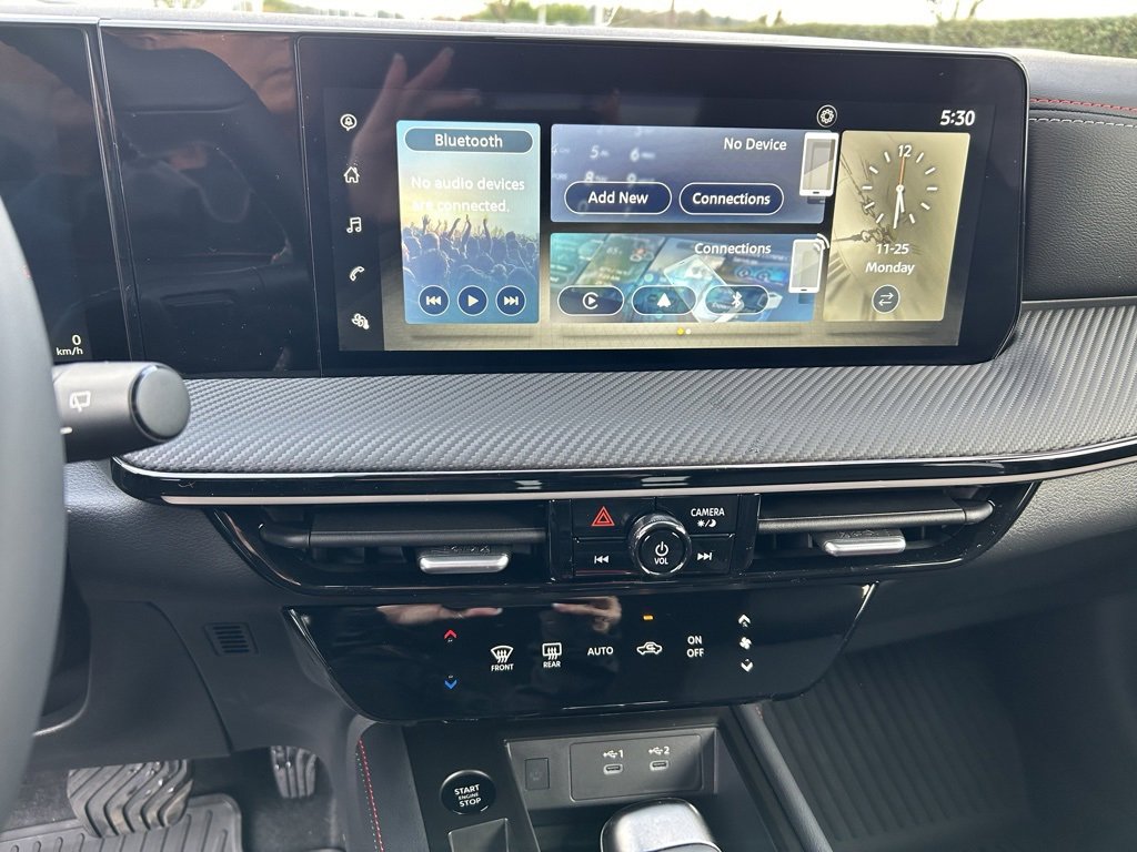 New 2025 Nissan Kicks SR w/ Illumination Package image 16