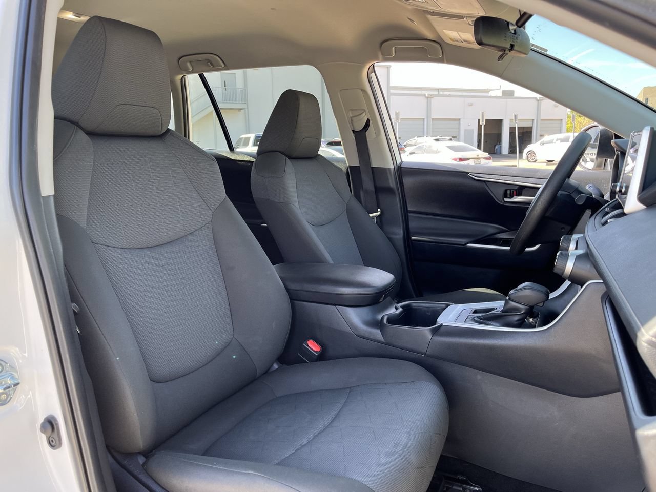 Used 2025 Toyota RAV4 XLE AWD/4WD image 24