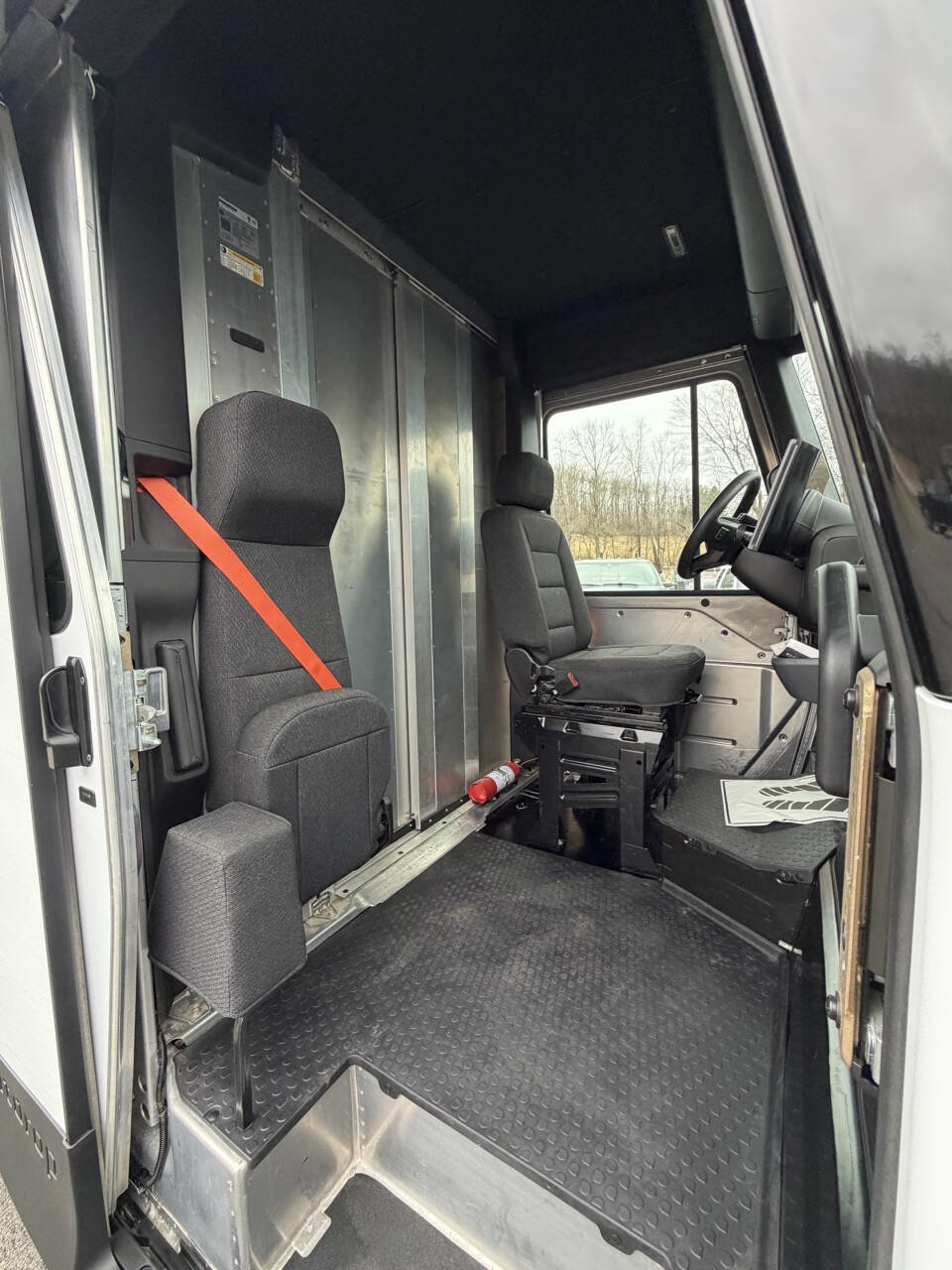 Used 2025 Chevrolet Brightdrop 600 image 41