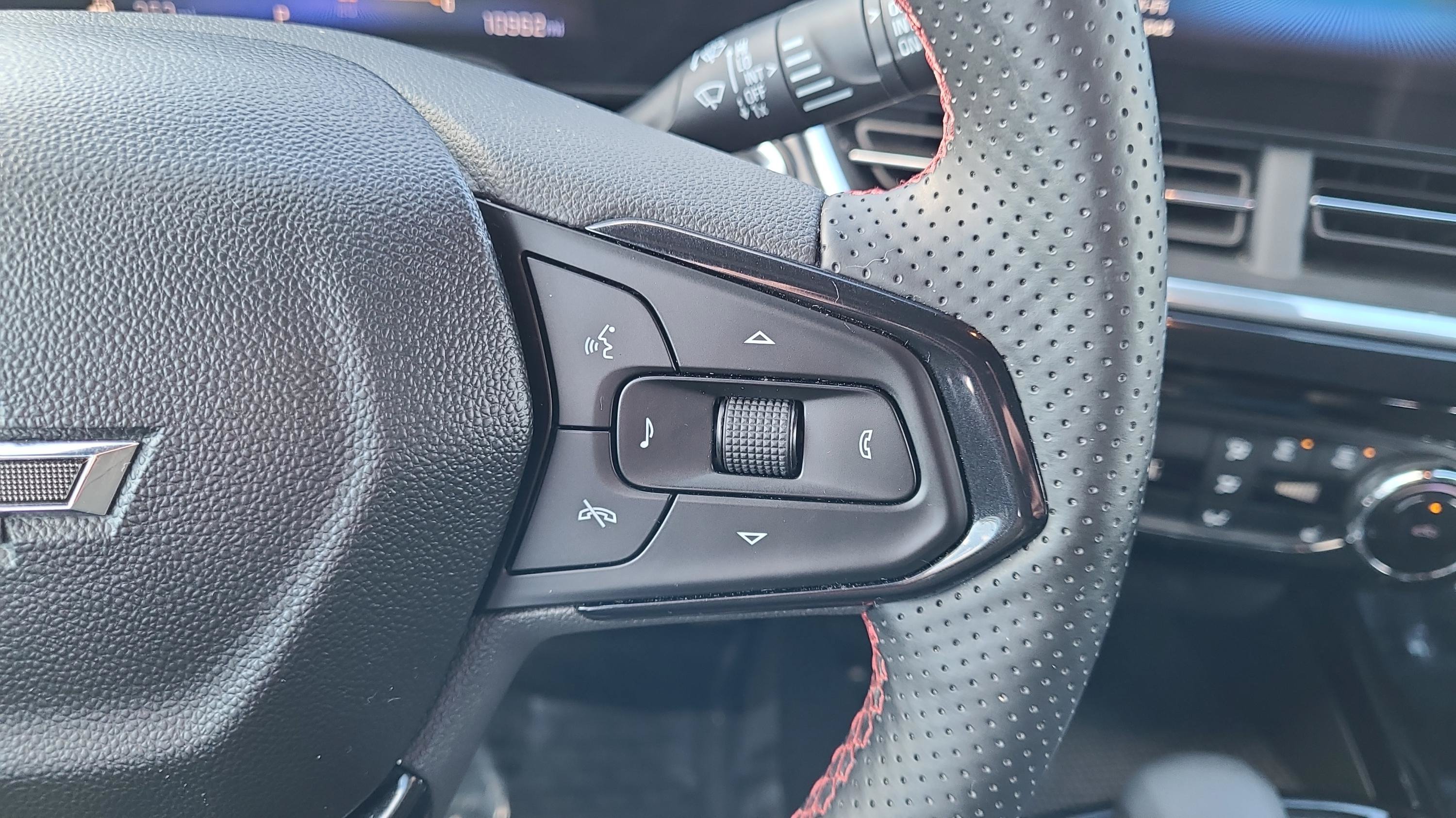 Used 2024 Chevrolet Trax RS w/ Driver Confidence Package image 13