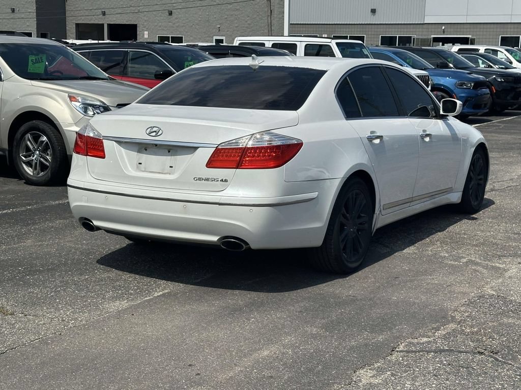 Used 2011 Hyundai Genesis 4.6 RWD image 4