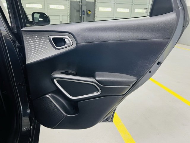 Used 2023 Kia Soul LX w/ LX Technology Package image 30