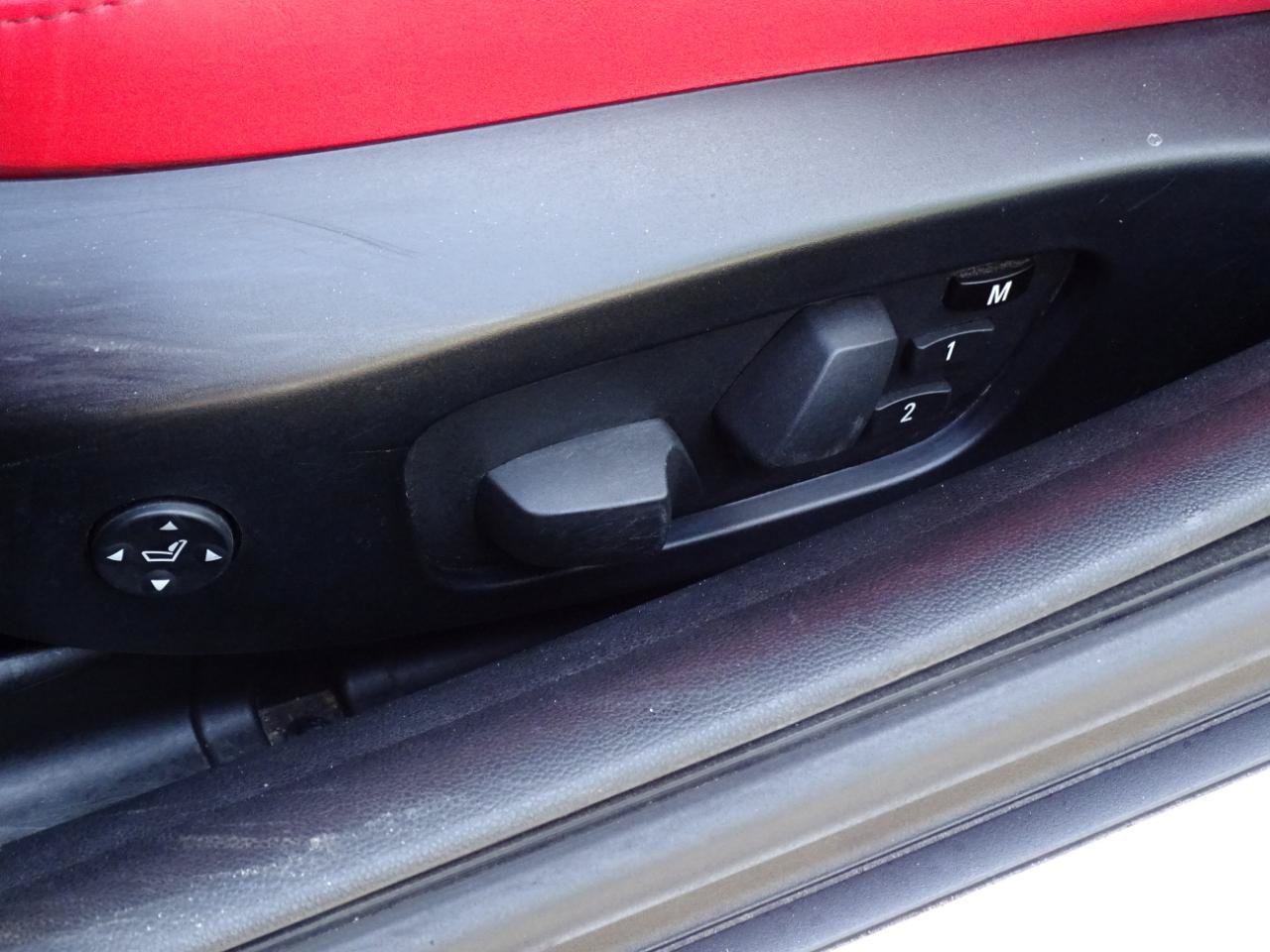Used 2011 BMW M3 Convertible RWD image 11