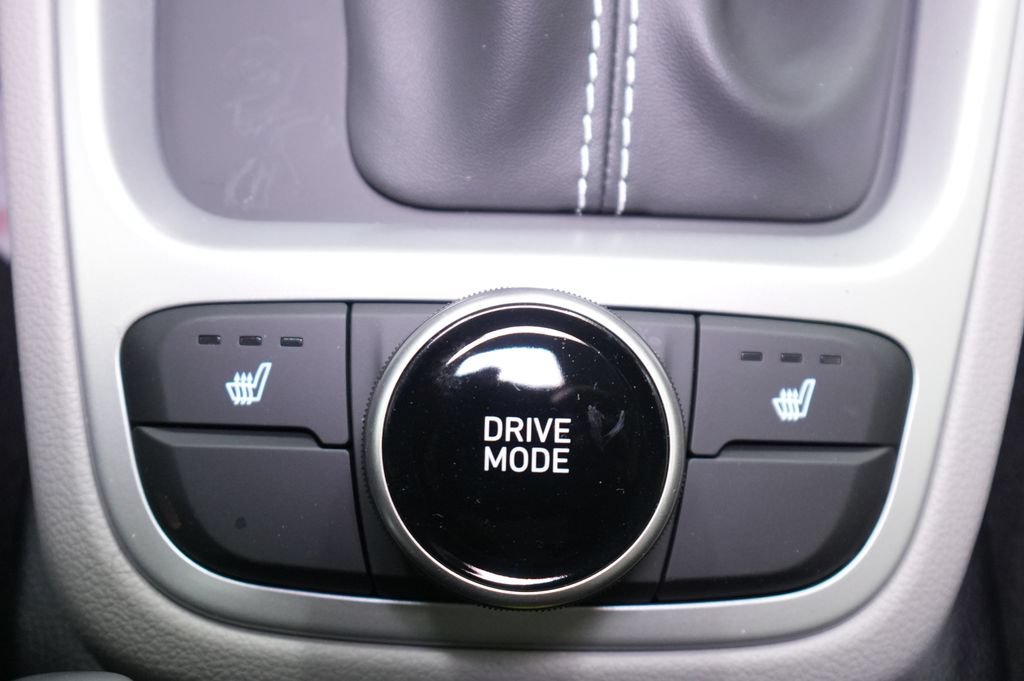 New 2026 Hyundai Venue SEL FWD image 30