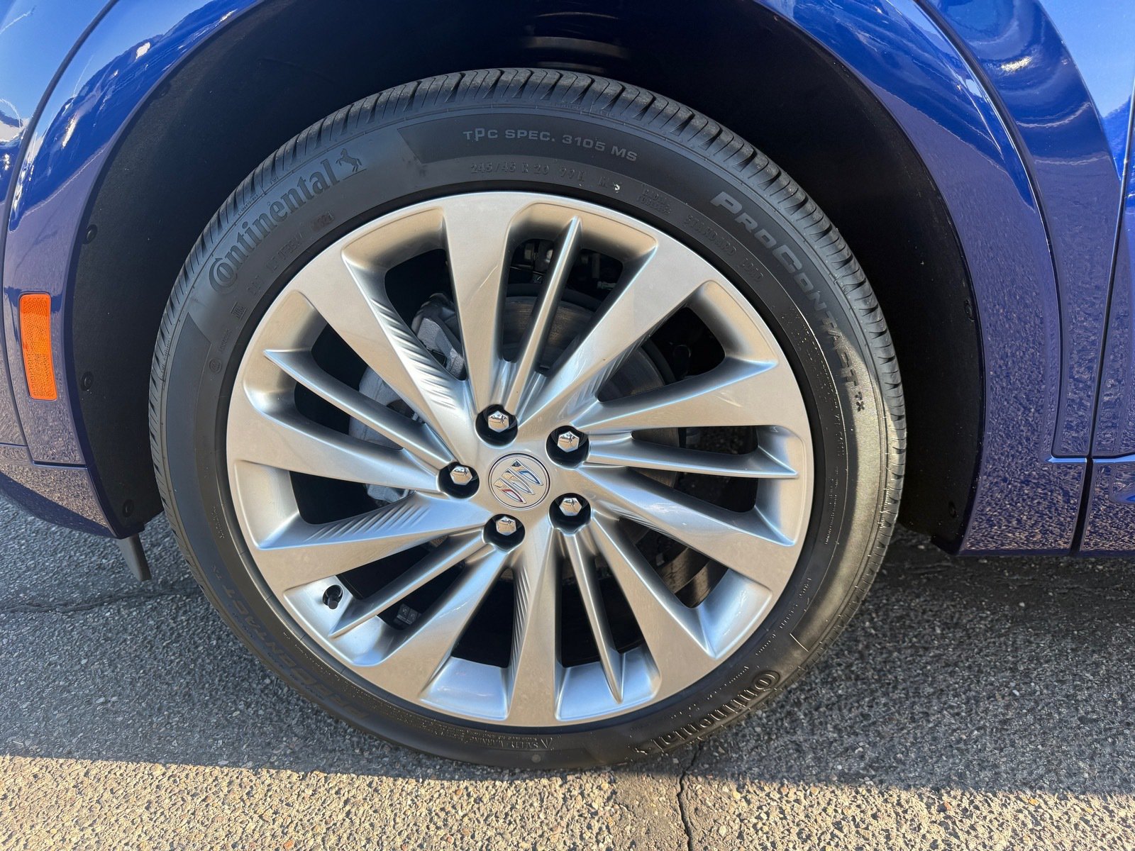 Used 2025 Buick Envision Avenir AWD/4WD image 9