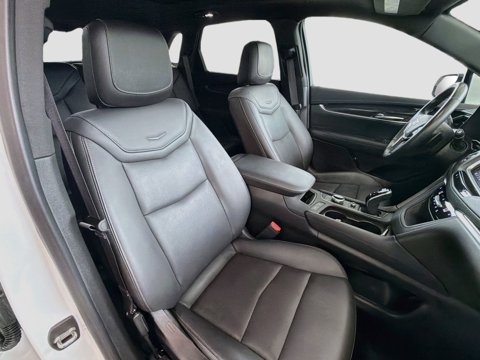 Certified 2022 Cadillac XT5 Premium Luxury FWD image 17