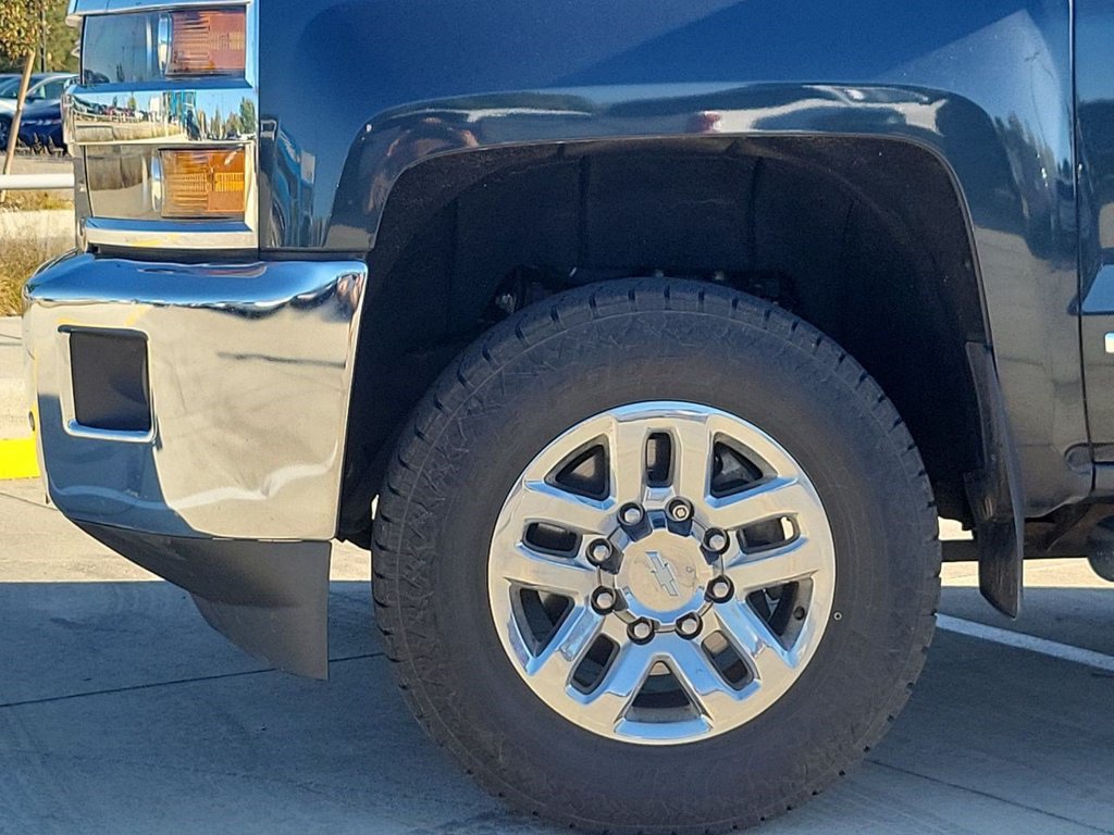 Used 2018 Chevrolet Silverado 2500 LTZ w/ Duramax Plus Package AWD/4WD image 38