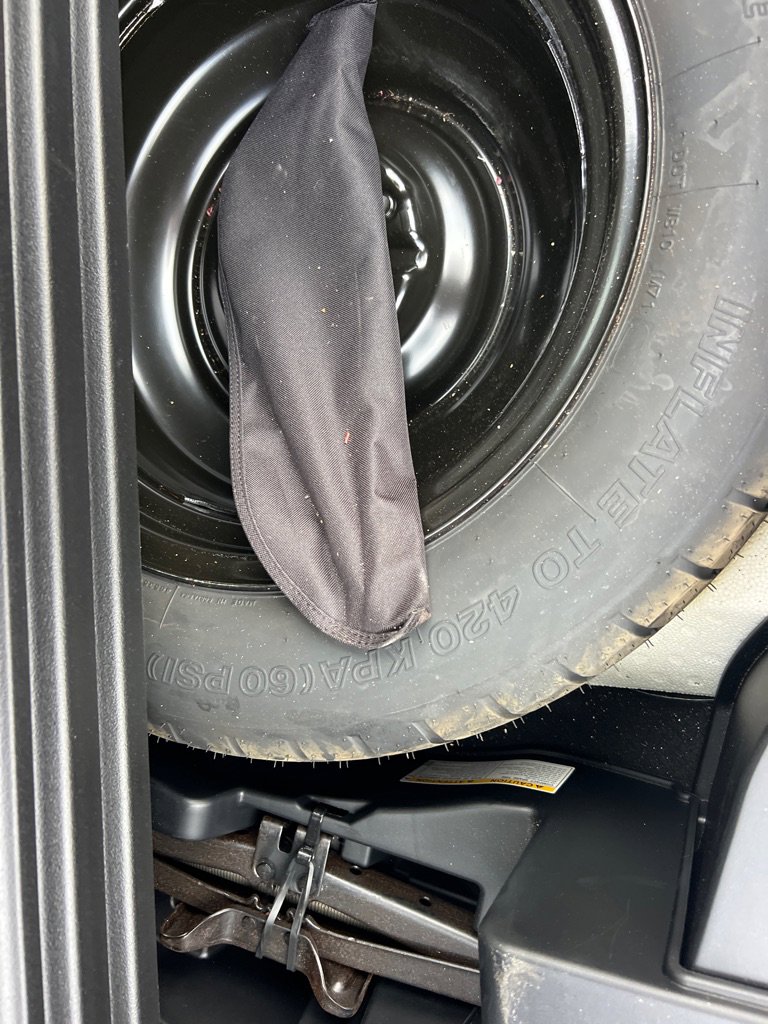 Used 2018 Toyota RAV4 LE image 24