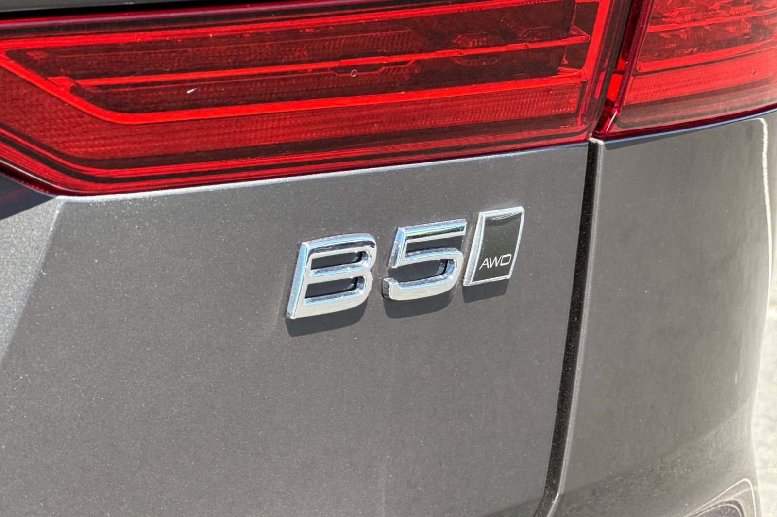 New 2025 Volvo XC60 B5 Core w/ Protection Package Premier image 25