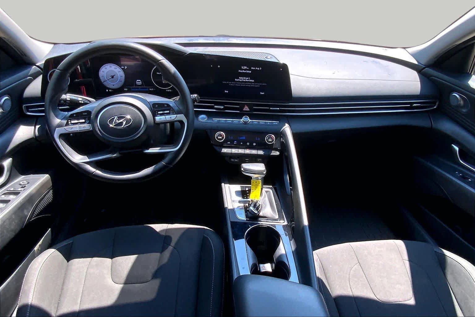 Used 2023 Hyundai Elantra SEL w/ Convenience Package FWD image 15