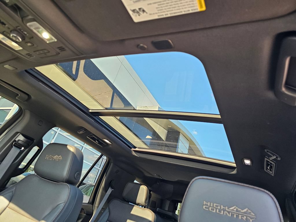 Used 2021 Chevrolet Tahoe High Country w/ Premium Package AWD/4WD image 24