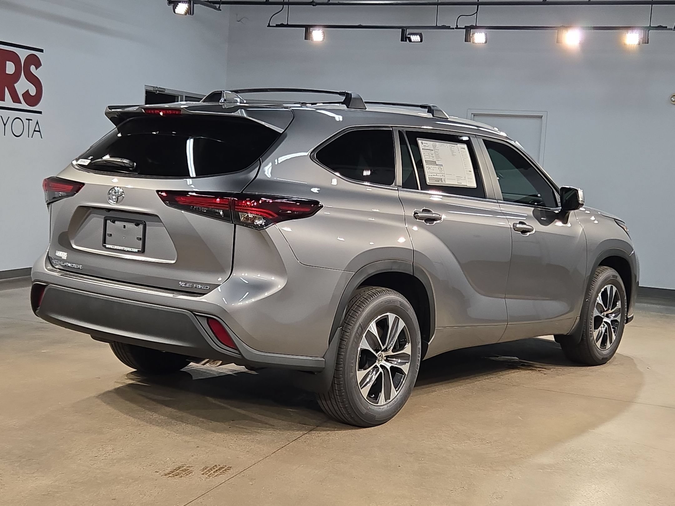 New 2026 Toyota Highlander XLE AWD/4WD image 7