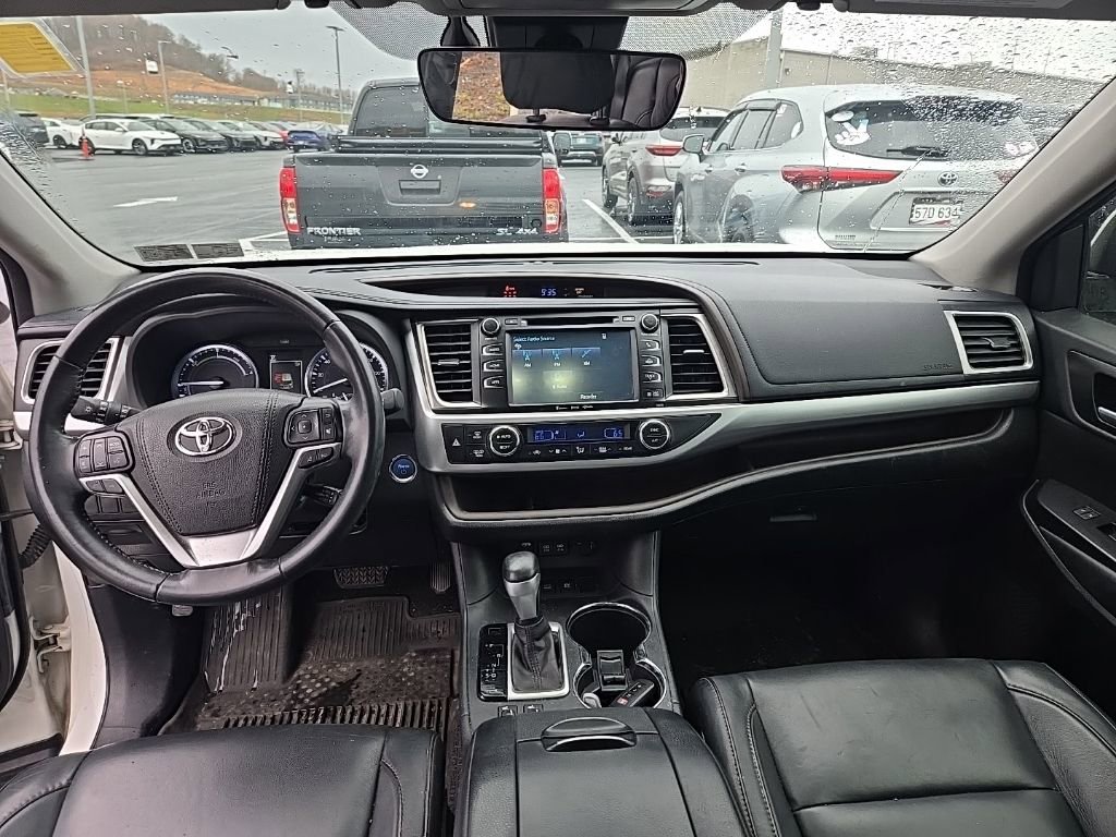 Used 2017 Toyota Highlander XLE image 10