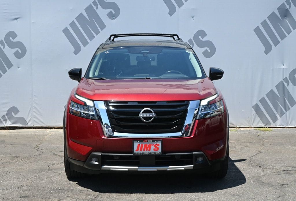 Used 2022 Nissan Pathfinder SL FWD image 2