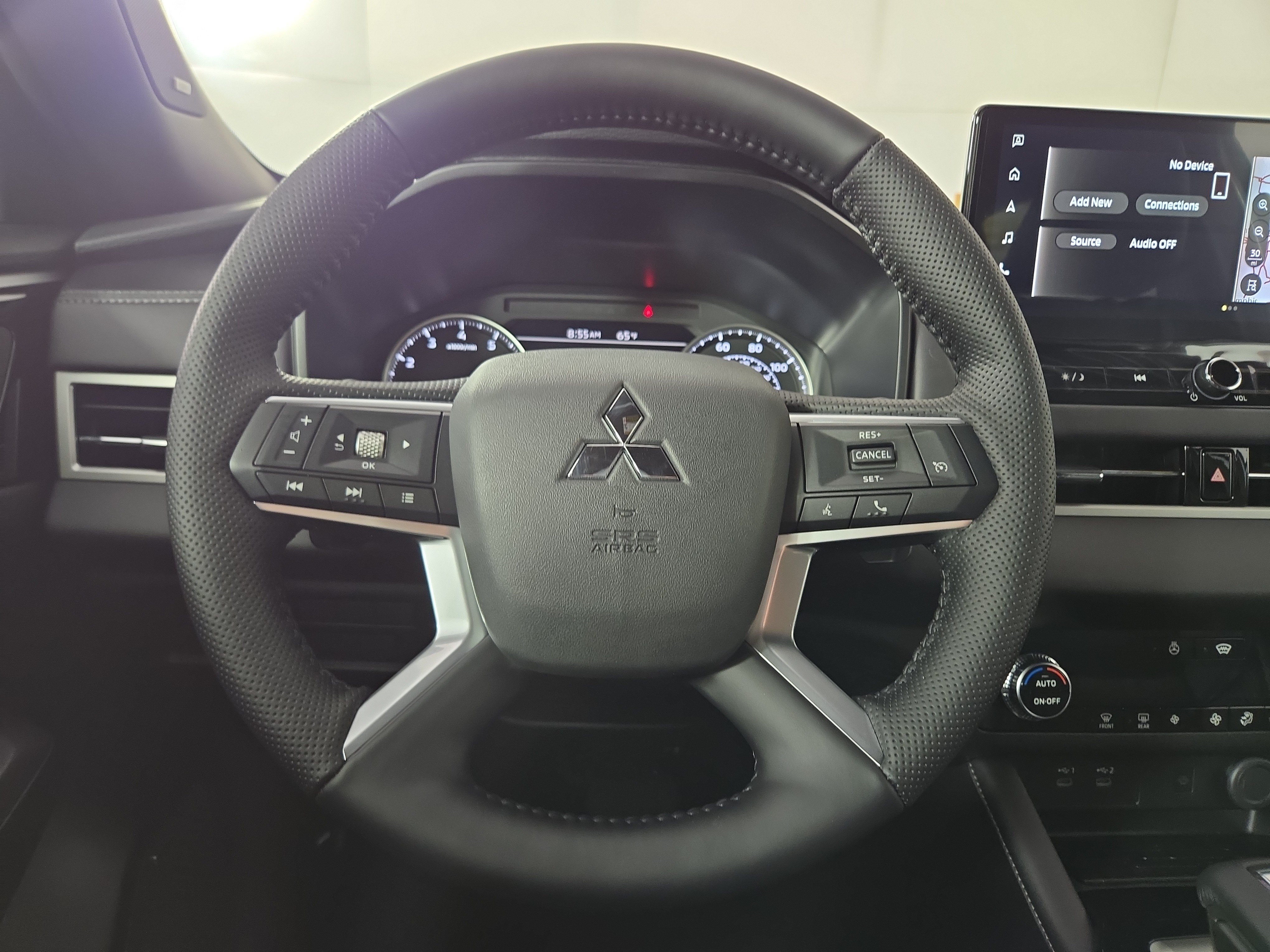 New 2026 Mitsubishi Outlander LE AWD/4WD image 14