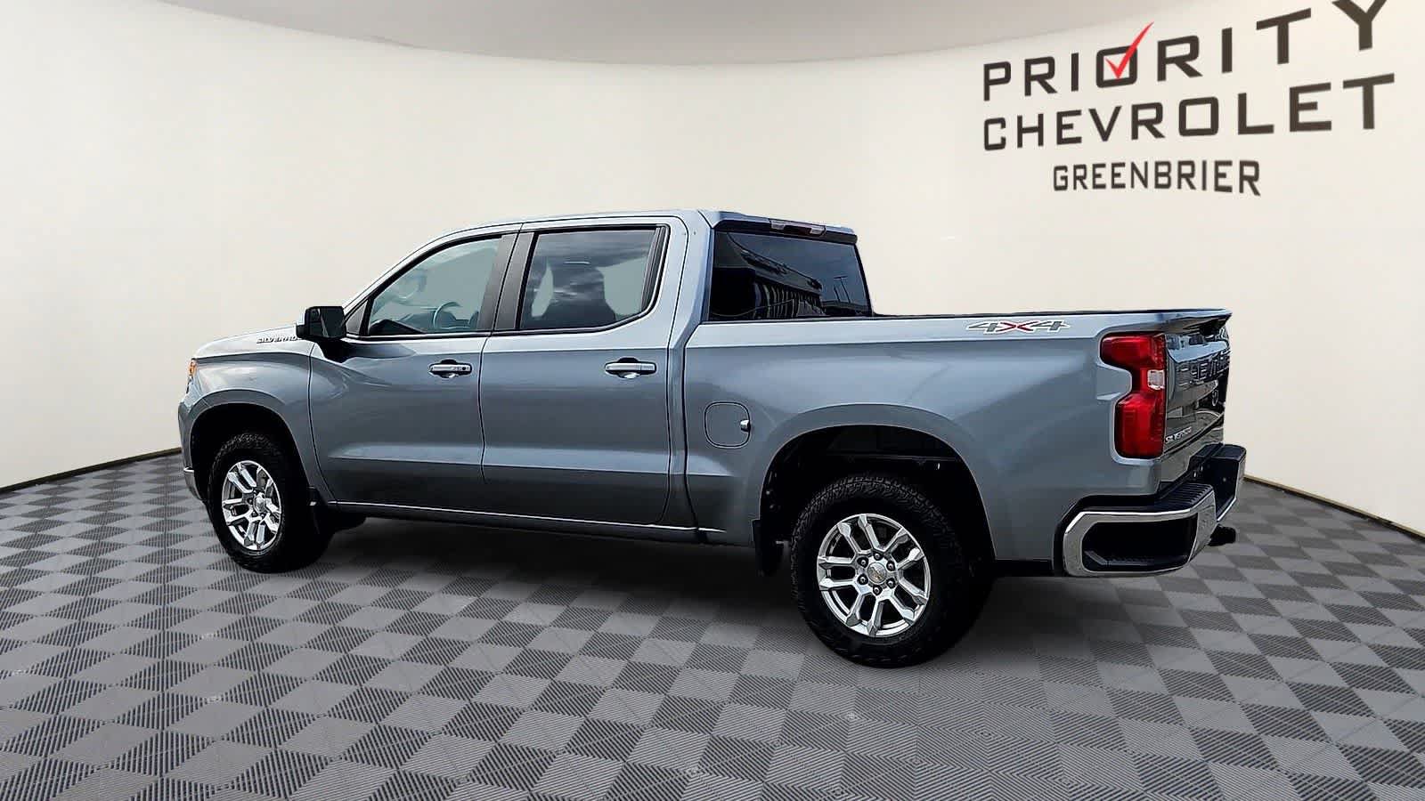 Used 2024 Chevrolet Silverado 1500 LT AWD/4WD image 6