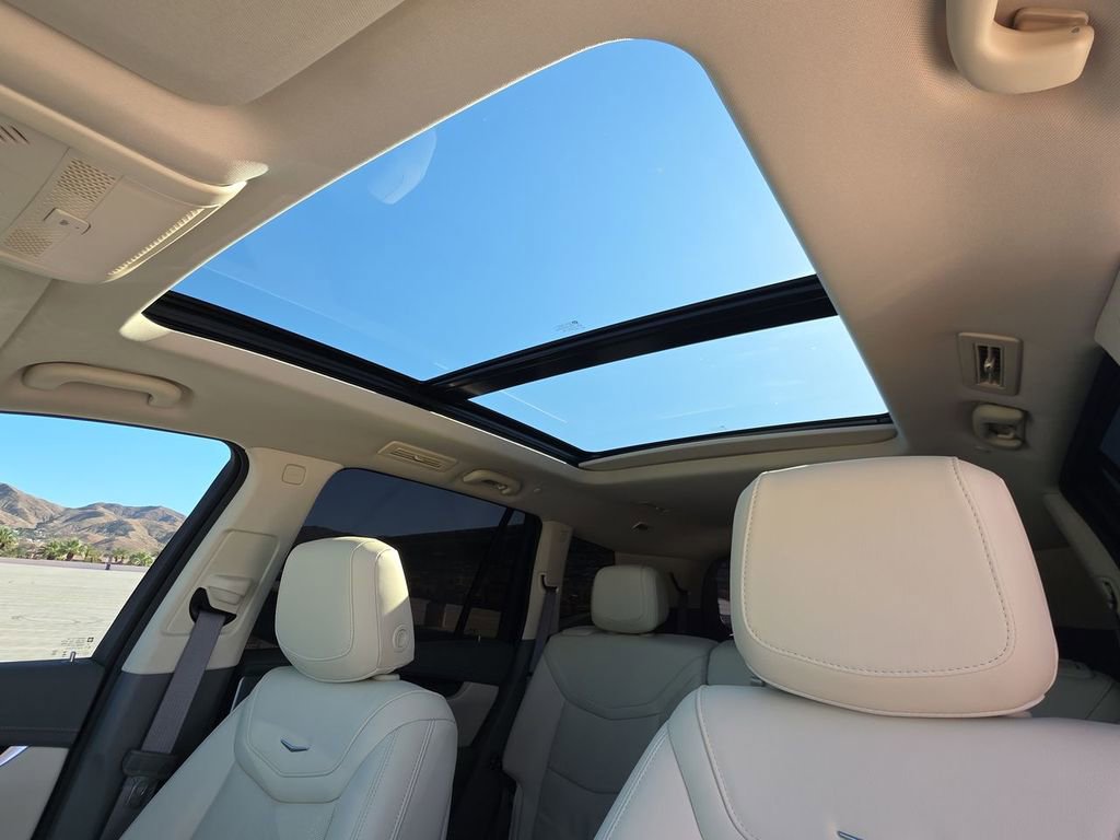 Certified 2025 Cadillac XT6 Premium Luxury w/ Technology Package FWD image 19