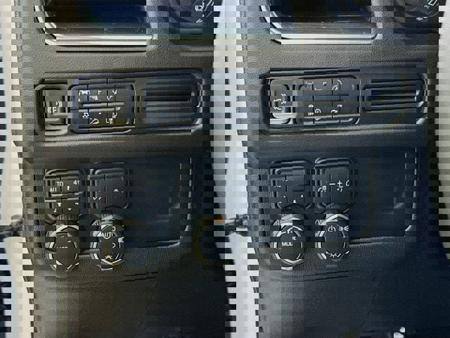 Used 2024 Chevrolet Suburban Z71 w/ Luxury Package image 11