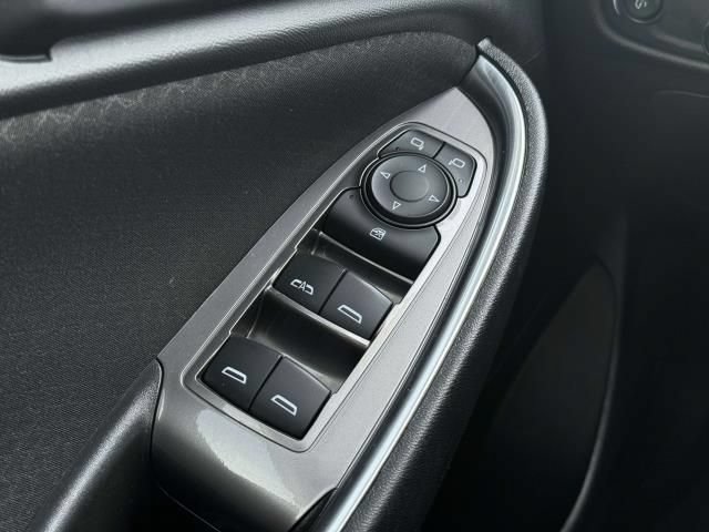 Used 2021 Chevrolet Malibu LT FWD image 16