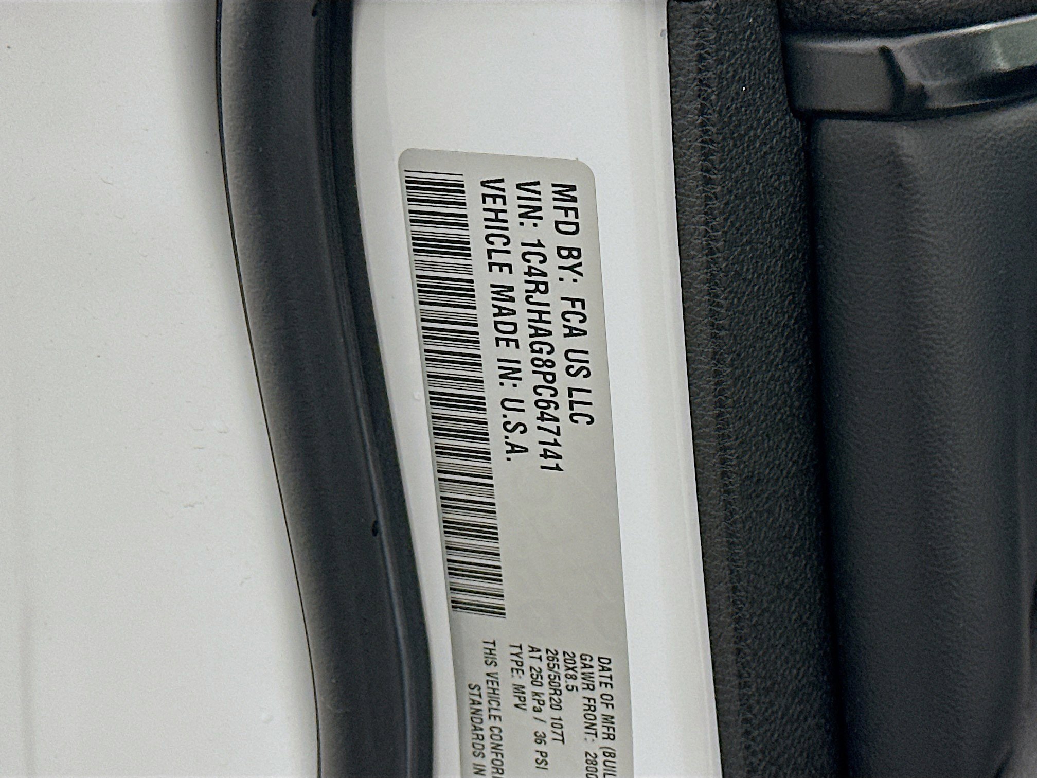 Used 2023 Jeep Grand Cherokee Altitude image 12