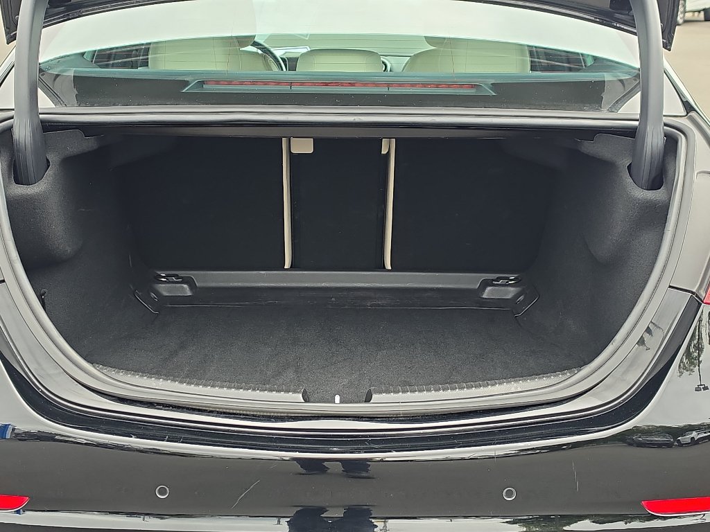Used 2025 Mercedes-Benz C 300 Sedan image 9