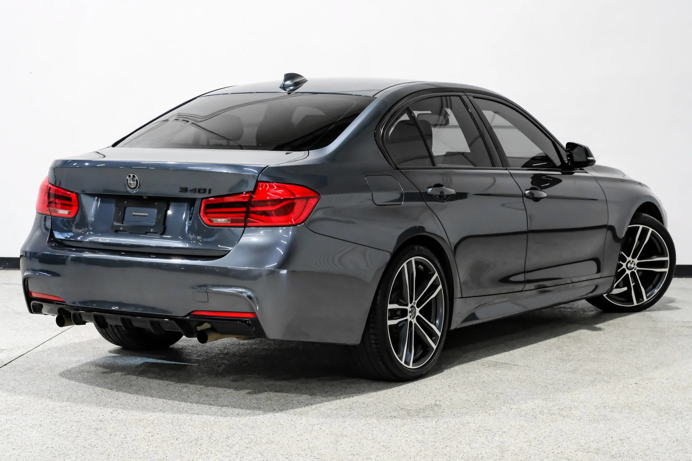 Used 2018 BMW 340i Sedan RWD image 6