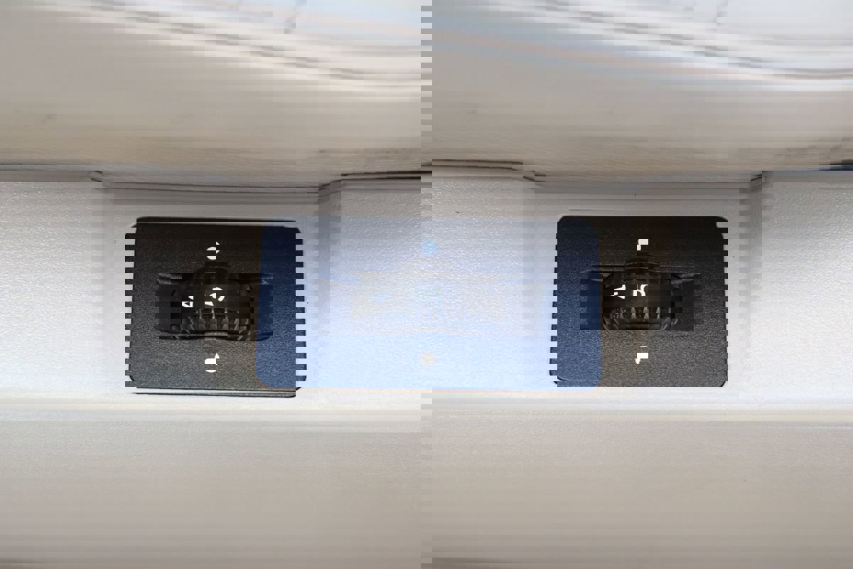 Used 1995 Mercedes-Benz S 320 image 24