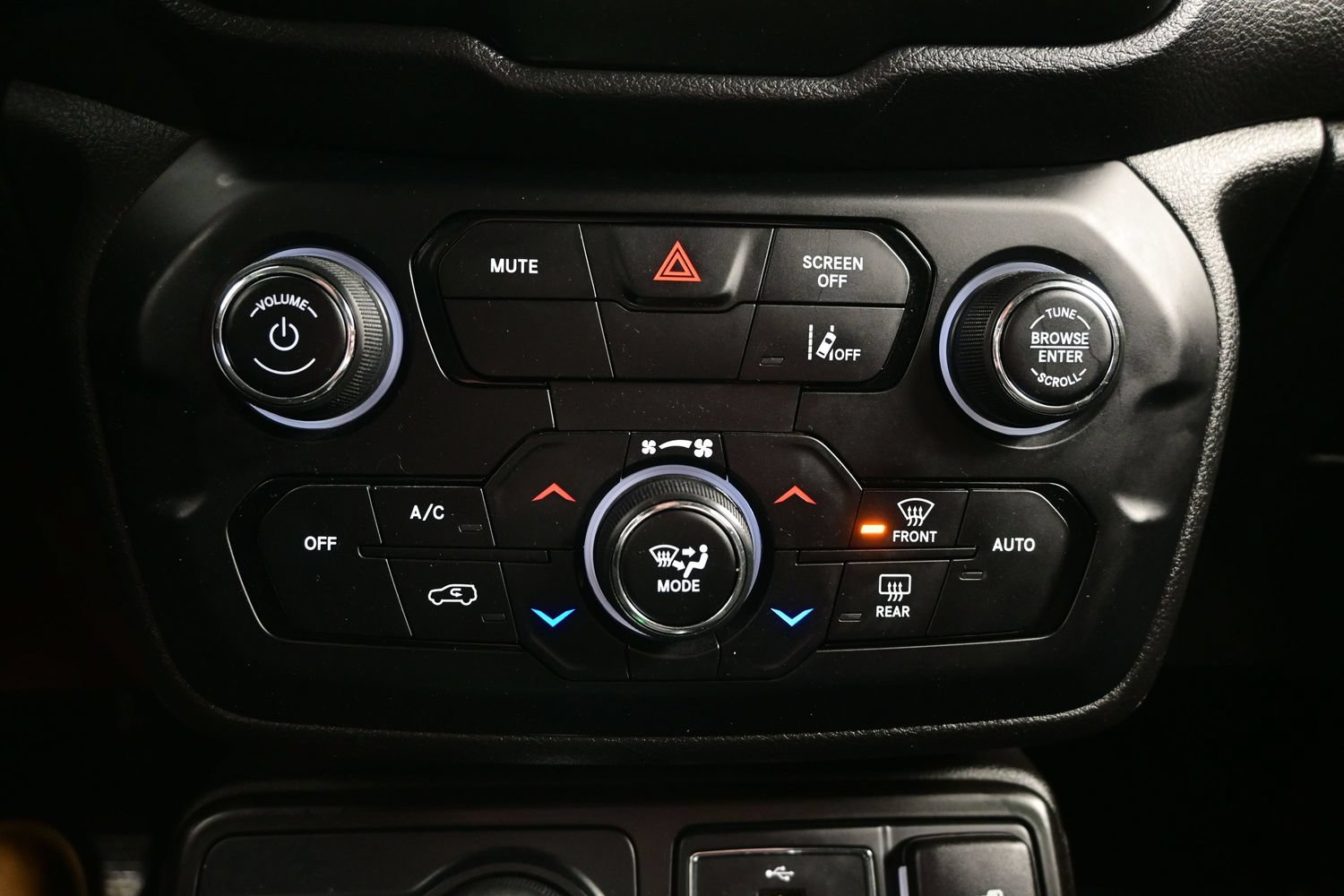 Used 2023 Jeep Renegade Latitude AWD/4WD image 21