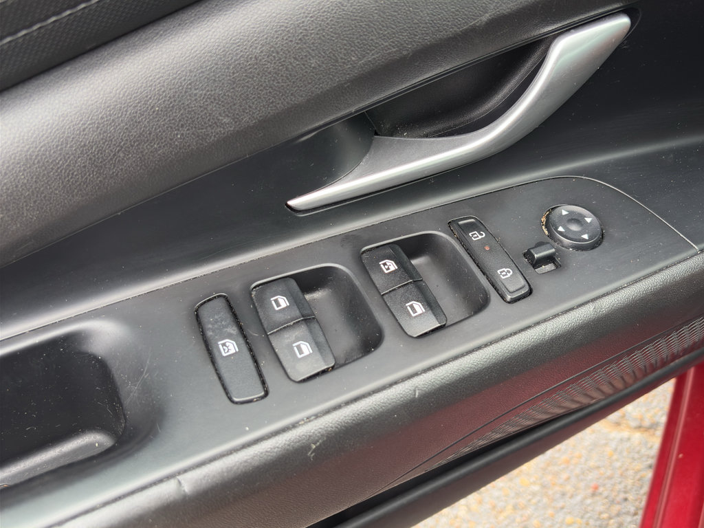 Used 2024 Hyundai Elantra SEL FWD image 23