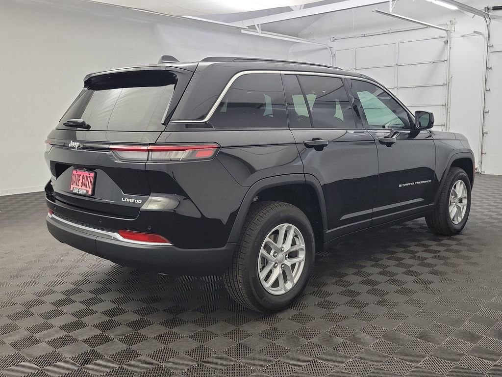 Used 2025 Jeep Grand Cherokee Laredo X w/ Trailer Tow Package image 7