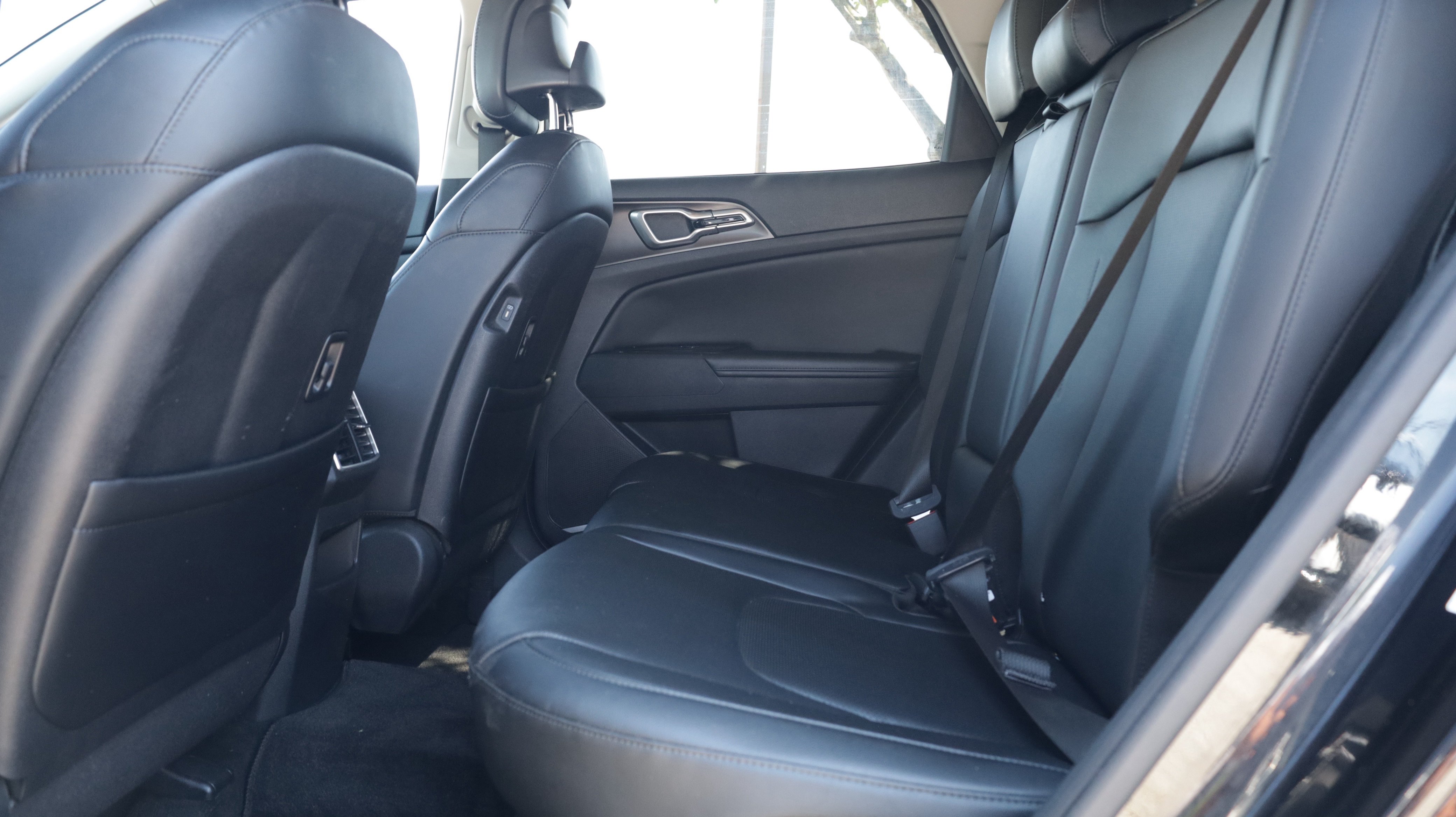 Used 2023 Kia Sportage EX FWD image 25